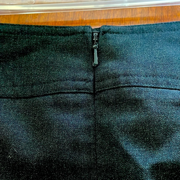 HW New York Skirt - Picture 3 of 7